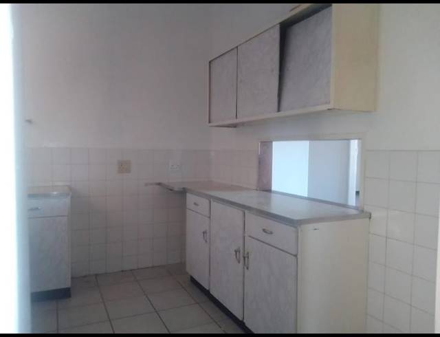 2 BEDROOM PROPERTY TO RENT IN FLORIDA